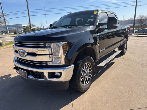 Used 2019 Ford F250 Lariat w/ Lariat Ultimate Package image 3