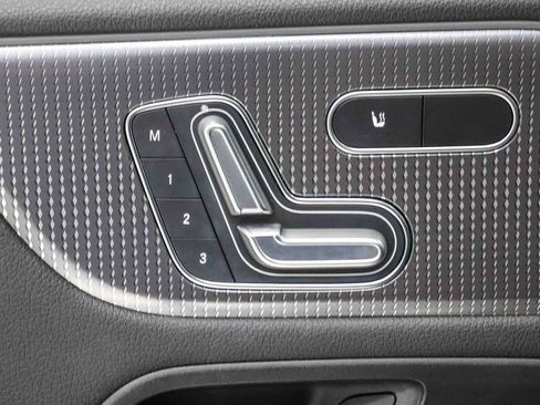 Certified 2023 Mercedes-Benz EQB 300 4MATIC image 20