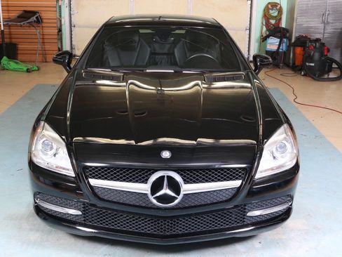 Used 2014 Mercedes-Benz SLK 250 w/ Premium Package image 4