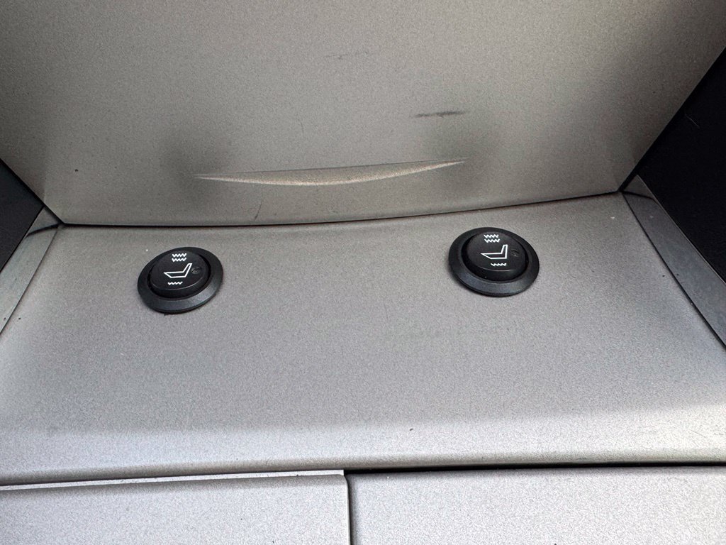 Used 2010 Toyota Camry SE FWD image 21