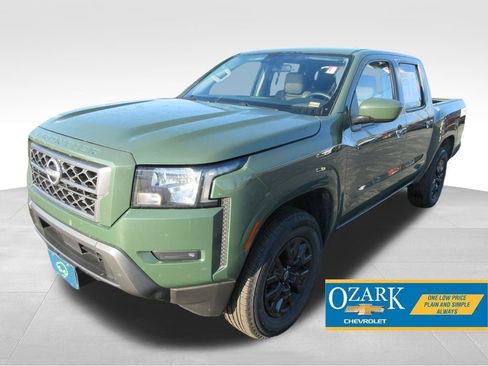 Used 2023 Nissan Frontier SV image 1