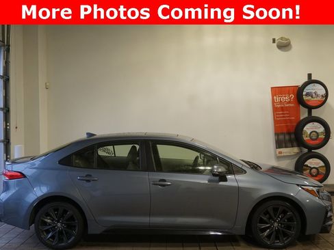 Used 2024 Toyota Corolla SE w/ SE Premium Package image 2
