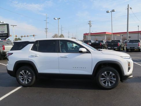 New 2026 Chevrolet Equinox LT w/ Convenience Package II image 2