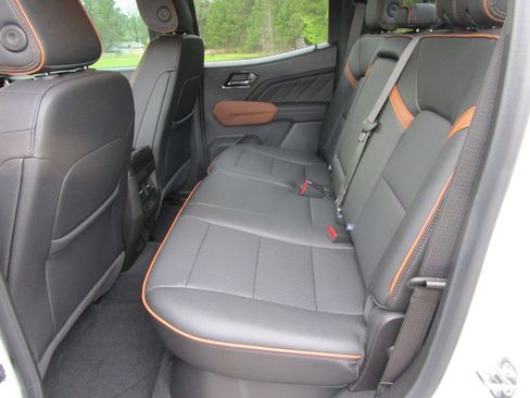 Used 2025 GMC Canyon AT4 w/ Technology Plus Package image 17