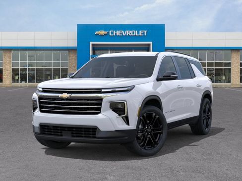 New 2027 Chevrolet Traverse LT w/ Driver Confidence Package FWD image 6