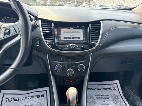 Used 2017 Chevrolet Trax LT w/ LT Convenience Package AWD/4WD image 14
