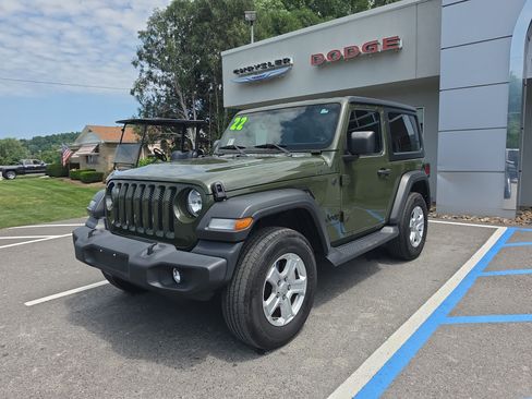 Used 2022 Jeep Wrangler Sport AWD/4WD image 8