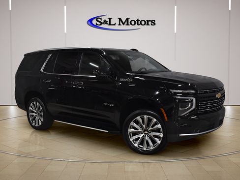 Used 2025 Chevrolet Tahoe High Country AWD/4WD image 8