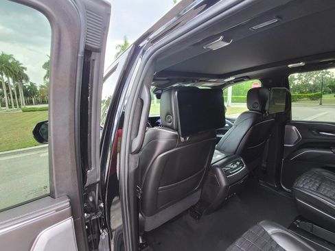 Used 2021 Cadillac Escalade Premium Luxury Platinum AWD/4WD image 33