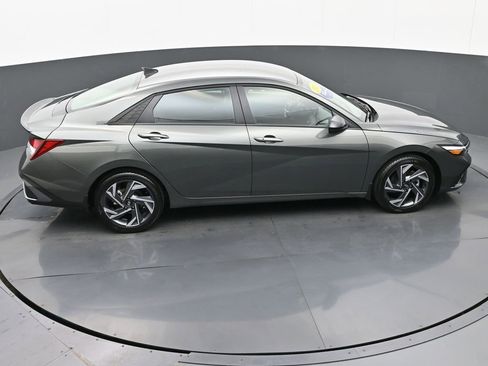 Certified 2025 Hyundai Elantra Sport image 37