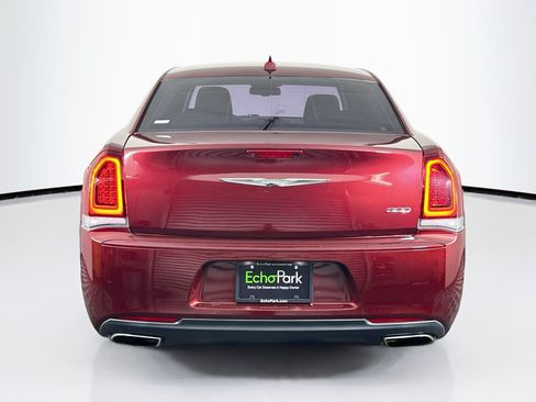 Used 2019 Chrysler 300 Touring w/ Sport Appearance Package RWD image 7