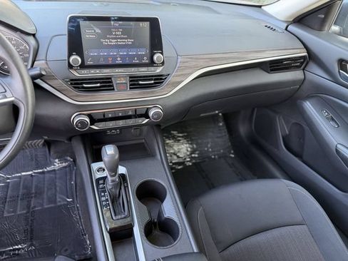 Used 2025 Nissan Altima 2.5 SV FWD image 16
