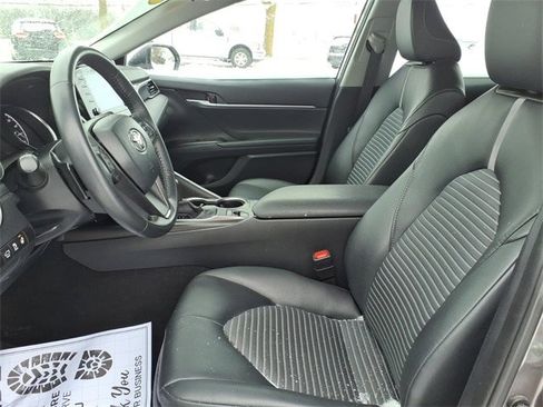 Used 2024 Toyota Camry SE image 13