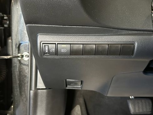 Used 2022 Toyota Corolla SE FWD image 18