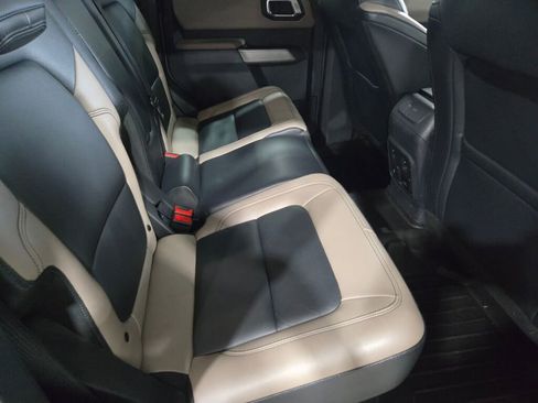 Used 2023 Ford Bronco Wildtrak image 11