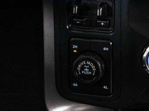 Used 2021 Ford F150 Lariat image 23