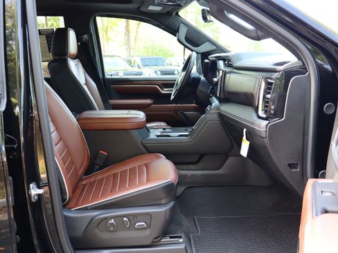 Used 2025 GMC Sierra 2500 Denali Ultimate image 29