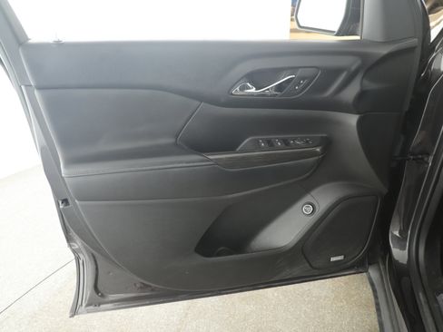 Used 2018 GMC Acadia SLT image 7