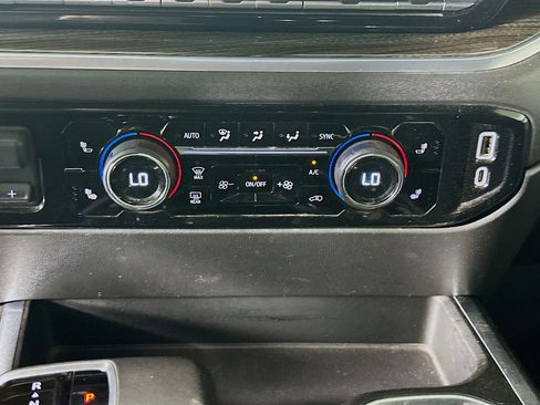 Used 2022 Chevrolet Silverado 1500 LT Trail Boss w/ Convenience Package II image 23