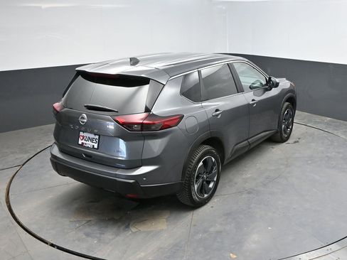 Used 2025 Nissan Rogue SV image 27