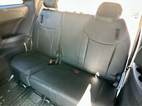 Used 2023 Toyota Sienna XSE image 13