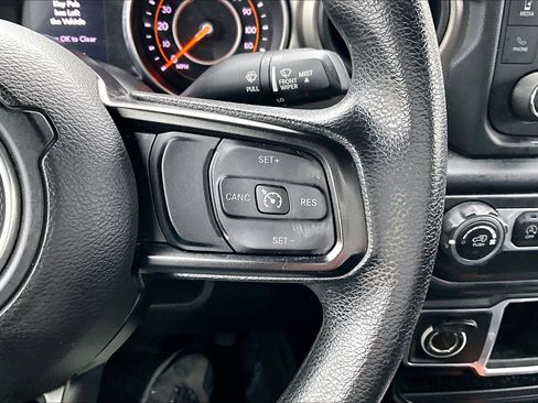 Used 2018 Jeep Wrangler Unlimited Sport image 17