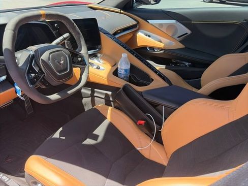 Used 2024 Chevrolet Corvette Stingray Premium Conv w/ Z51 Performance Package RWD image 6