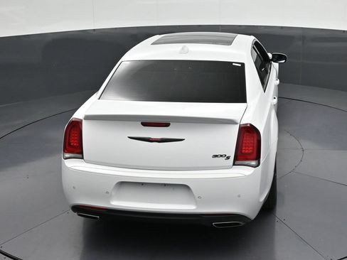 Used 2023 Chrysler 300 S w/ Comfort Group RWD image 19