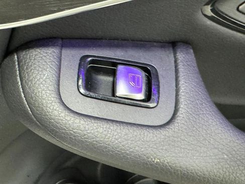 Used 2022 Mercedes-Benz GLC 300 4MATIC image 20