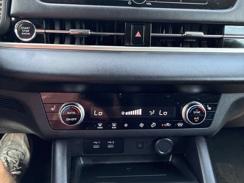 Used 2025 Mitsubishi Outlander SE AWD/4WD image 12
