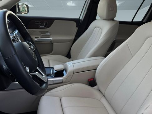 Used 2023 Mercedes-Benz GLB 250 4MATIC image 5