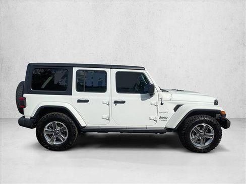 Used 2019 Jeep Wrangler Unlimited Sahara image 4