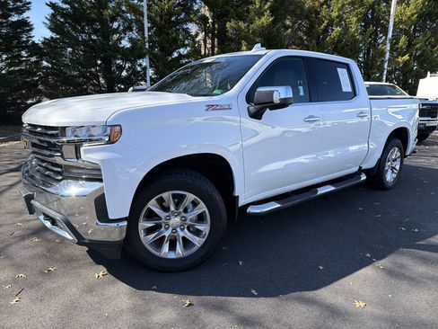 Used 2022 Chevrolet Silverado 1500 LTZ image 5