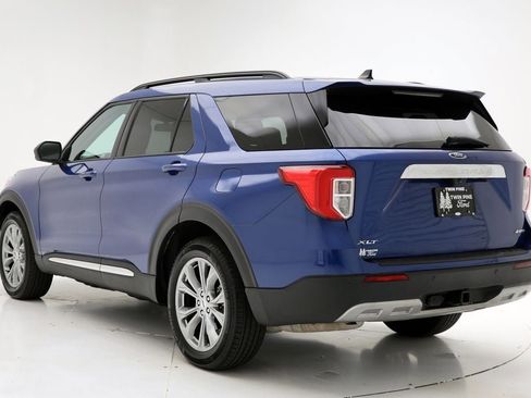 Used 2023 Ford Explorer XLT w/ Equipment Group 202A image 6