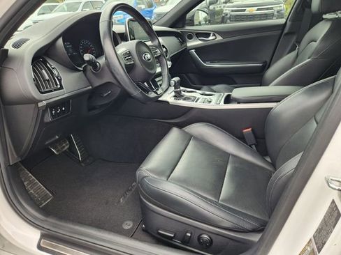 Used 2021 Kia Stinger GT image 10