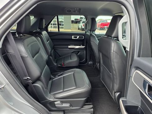 Used 2024 Ford Explorer XLT w/ Equipment Group 202A AWD/4WD image 13