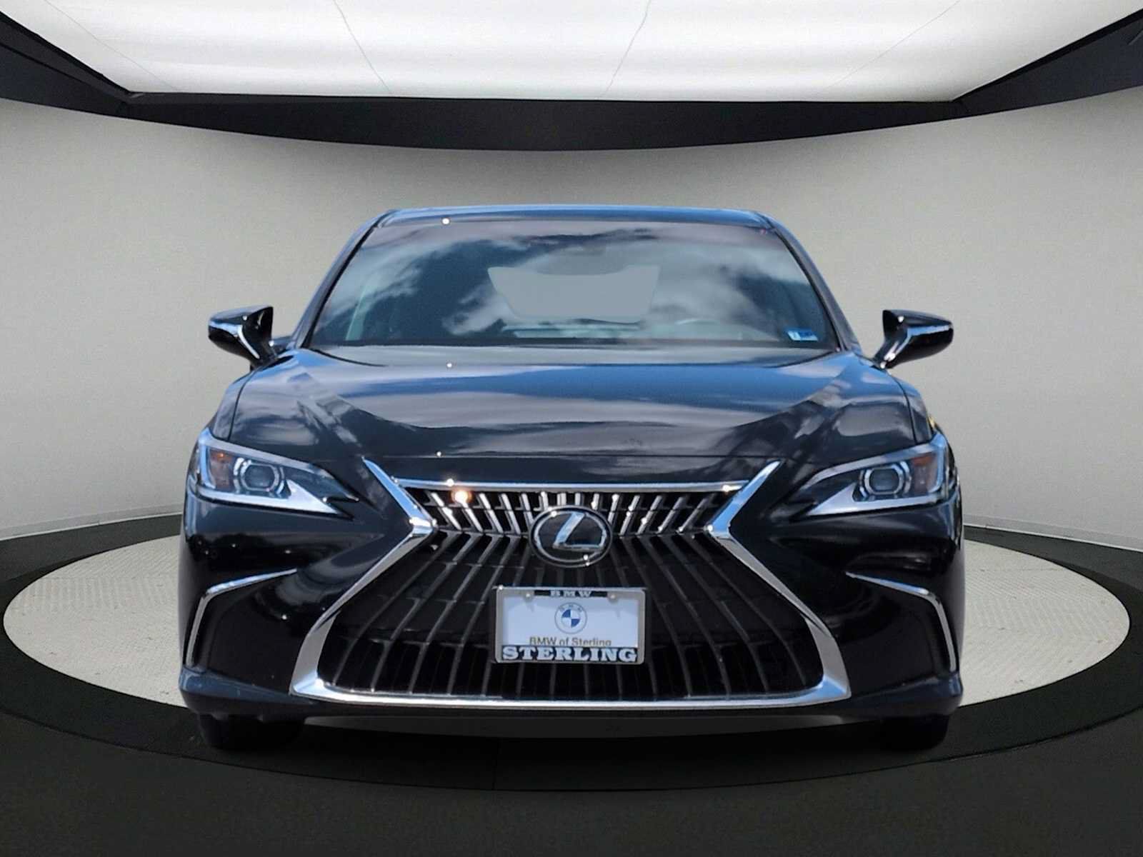 Used 2024 Lexus ES 350 w/ Premium Package FWD image 3