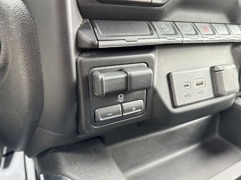 Certified 2023 GMC Sierra 3500 AT4 image 38