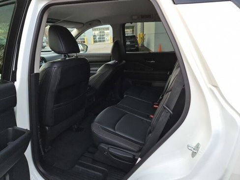 Used 2022 Nissan Pathfinder SL image 17