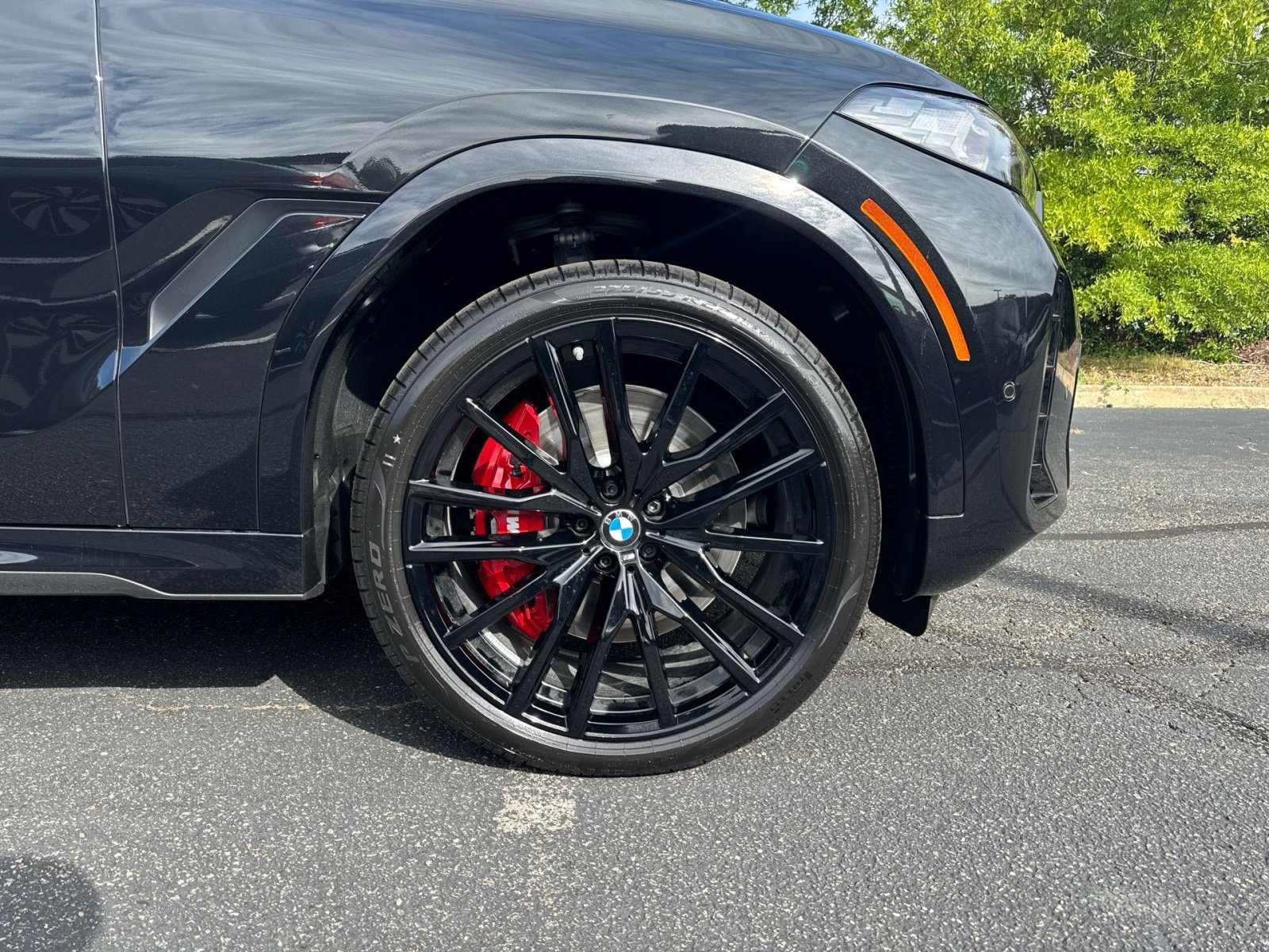 New 2027 BMW X6 M60i AWD/4WD image 2