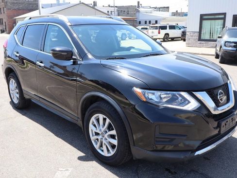 Used 2017 Nissan Rogue SV AWD/4WD image 3