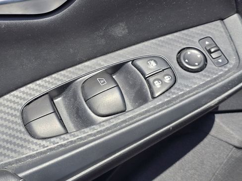 Used 2025 Nissan Sentra SV FWD image 21