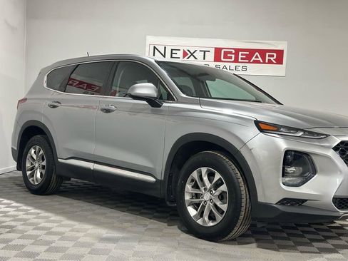 Used 2020 Hyundai Santa Fe SE image 2