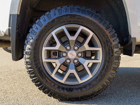 Used 2022 GMC Canyon AT4 image 14