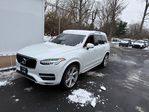 Used 2018 Volvo XC90 T6 Momentum w/ Convenience Package image 2
