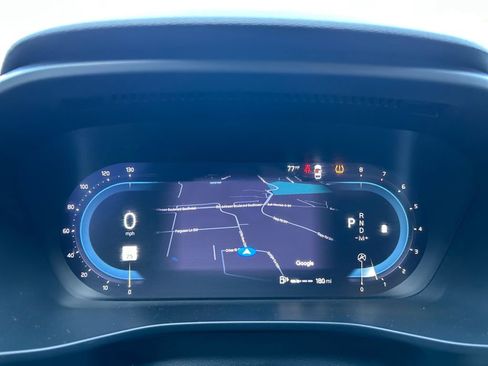 Used 2023 Volvo XC40 B5 Plus image 17