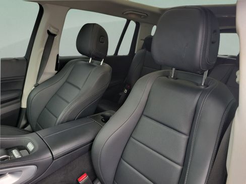 Used 2024 Mercedes-Benz GLS 450 4MATIC image 19