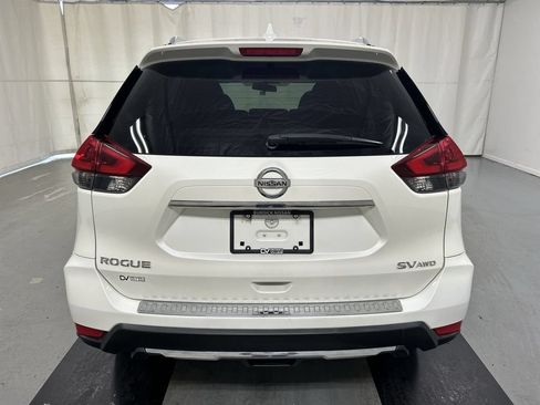 Used 2018 Nissan Rogue SV AWD/4WD image 21