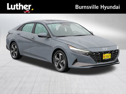 Certified 2022 Hyundai Elantra Limited w/ Preferred Accessory Package