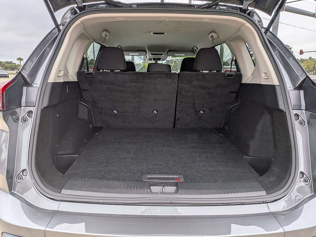 Used 2025 Nissan Rogue S FWD image 13